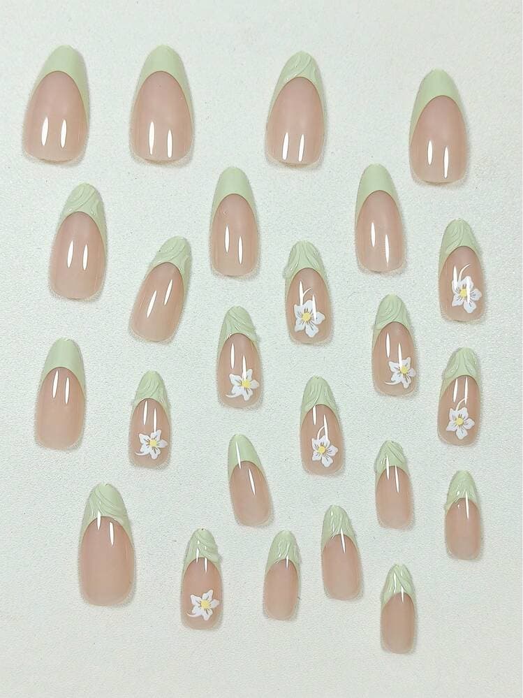 White Flower French Almond Press-On Nails - 24pcs detail photo 4 - Press-On Nails at ShopKaar