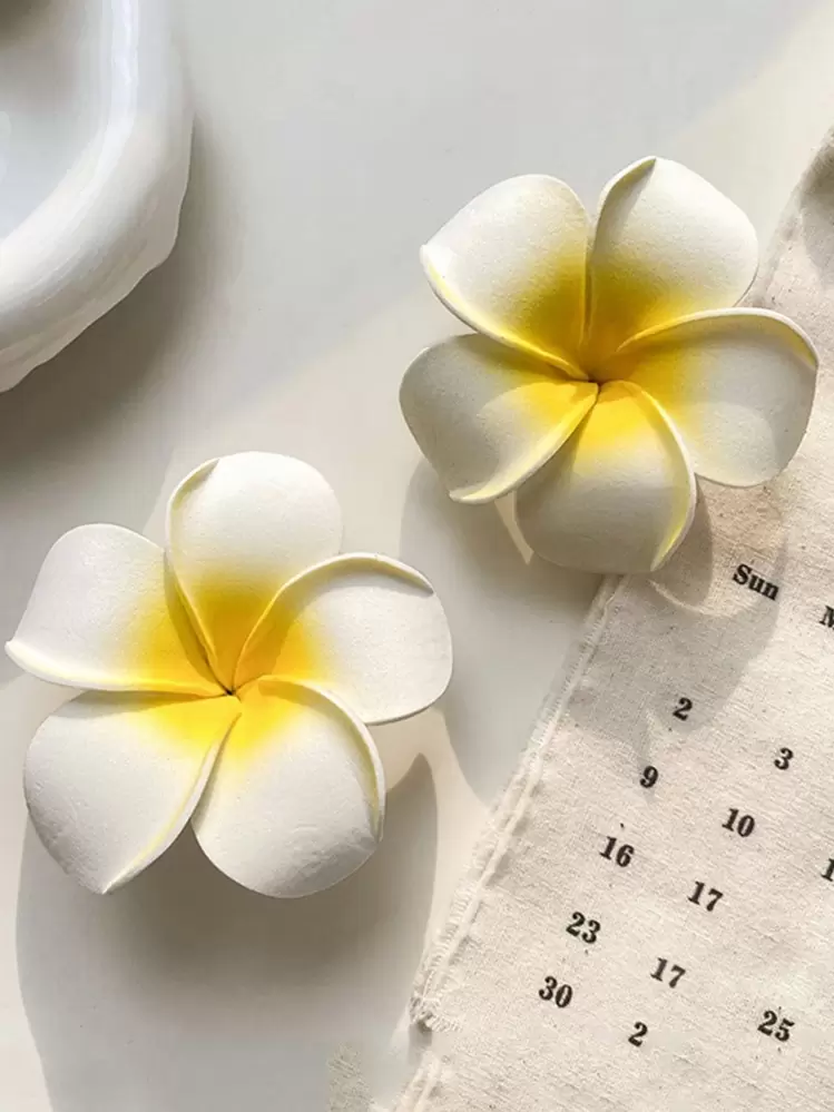 Plumeria Flower Alligator Hair Clips - 2pcs detail photo 3 - Hair Clips at ShopKaar