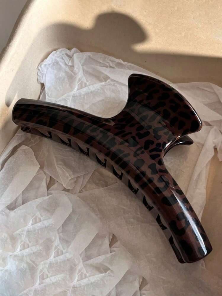 Brown Leopard Print Large Hair Claw Clips detail photo 3 - Hair Clips at ShopKaar