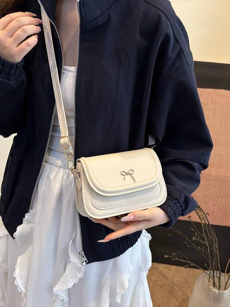 Cute Bow Mini Saddle Crossbody Bag detail photo 3 - Mini Bags at ShopKaar