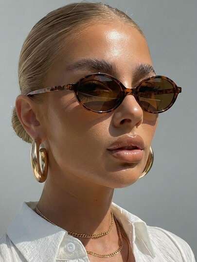 Women's Leopard Oval Frame Vintage Glasses main product photo - Eyewear at ShopKaar