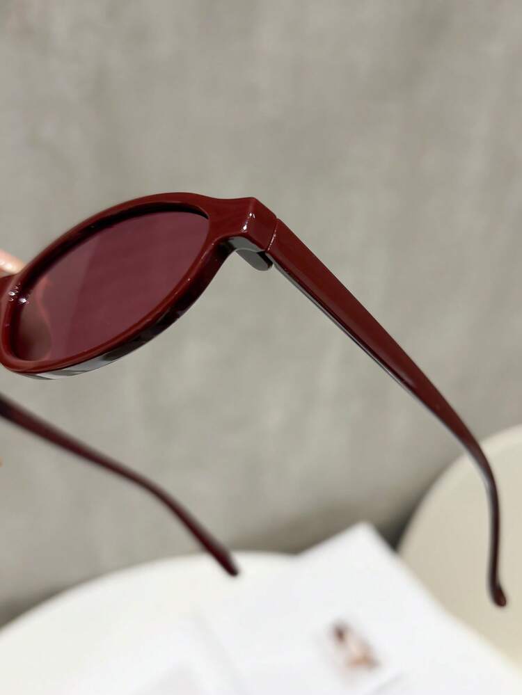 Vintage Oval Frame Women's Fashion Glasses detail photo 4 - Eyewear at ShopKaar