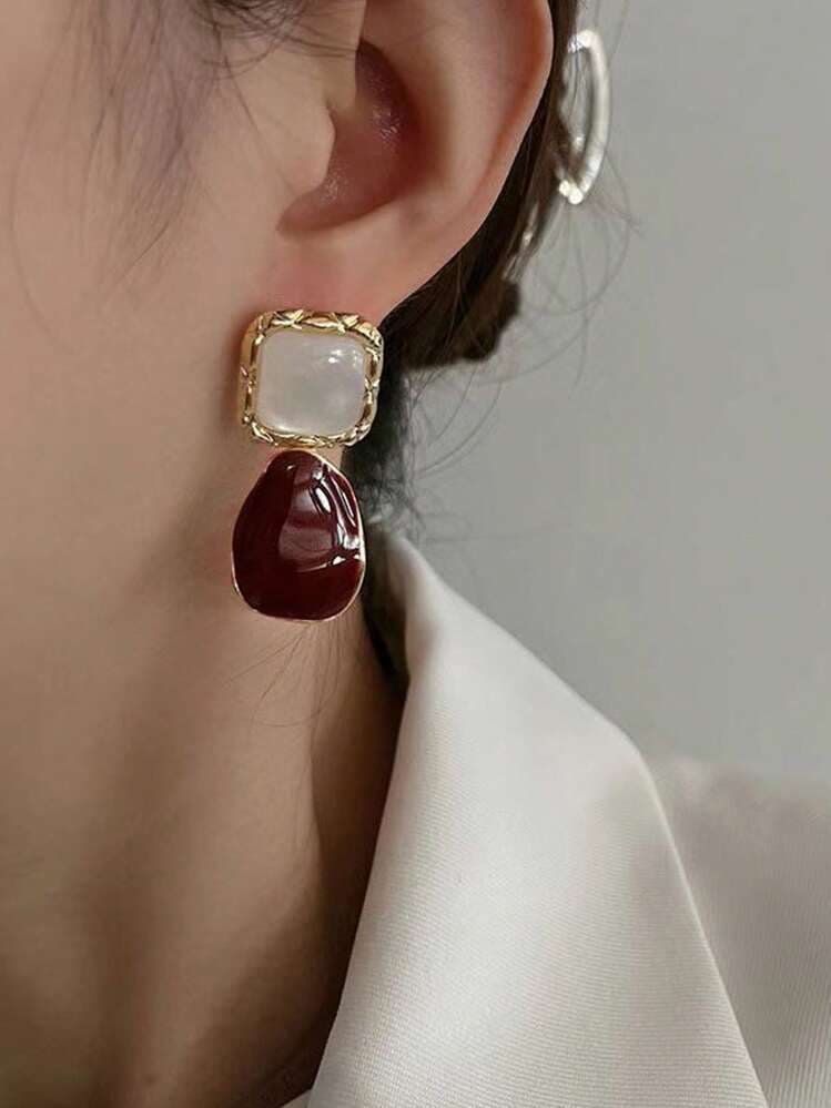 Fashionable Square Drop Earrings for Women detail photo 3 - Earrings at ShopKaar
