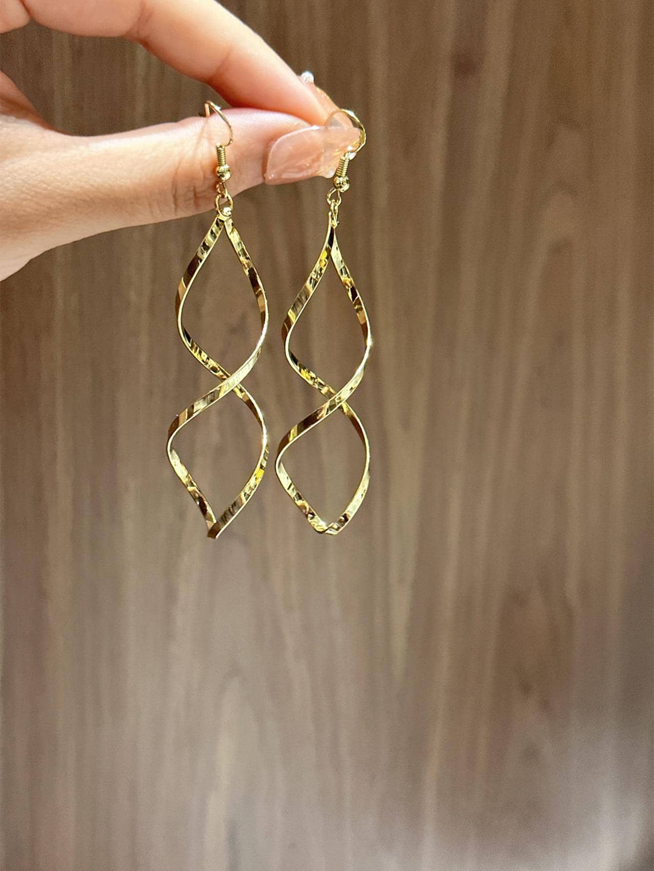 Vintage Spiral Drop Earrings detail photo 3 - Earrings at ShopKaar
