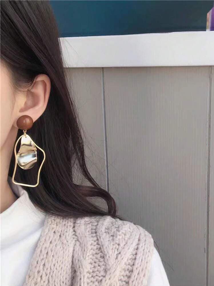 Asymmetrical Geometric Resin Drop Earrings detail photo 3 - Earrings at ShopKaar