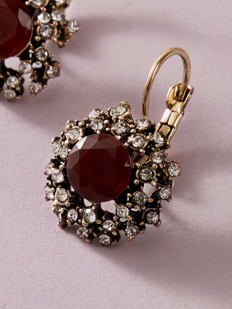 Rhinestone Decor Stud Earrings detail photo 4 - Earrings at ShopKaar