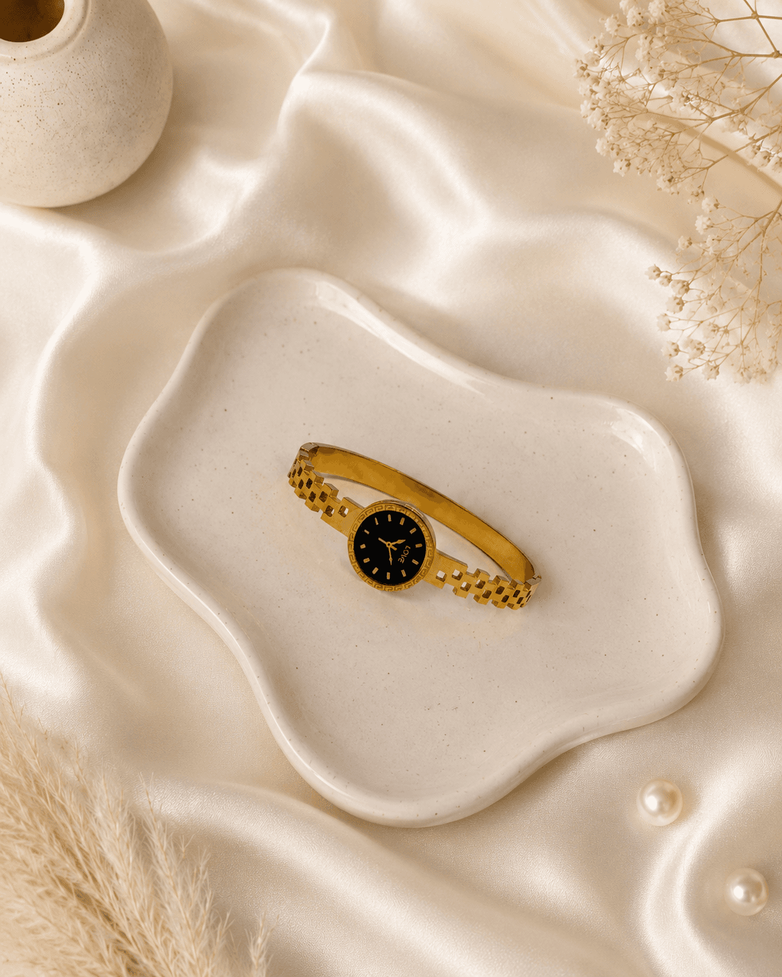 Gold Bangle Watch with Round Black Dial detail photo 5 - Bracelets at ShopKaar