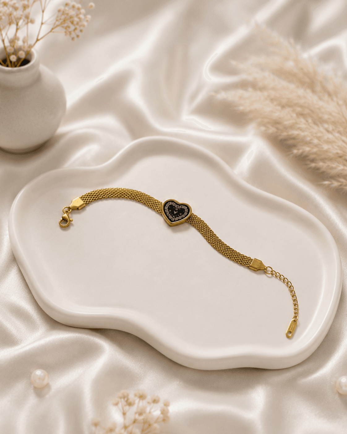 Gold Heart Dial Bracelet with Mesh Strap detail photo 4 - Bracelets at ShopKaar