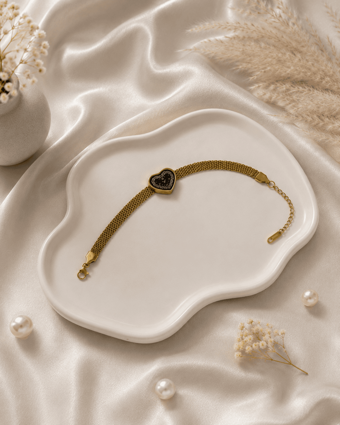Gold Heart Dial Bracelet with Mesh Strap detail photo 5 - Bracelets at ShopKaar