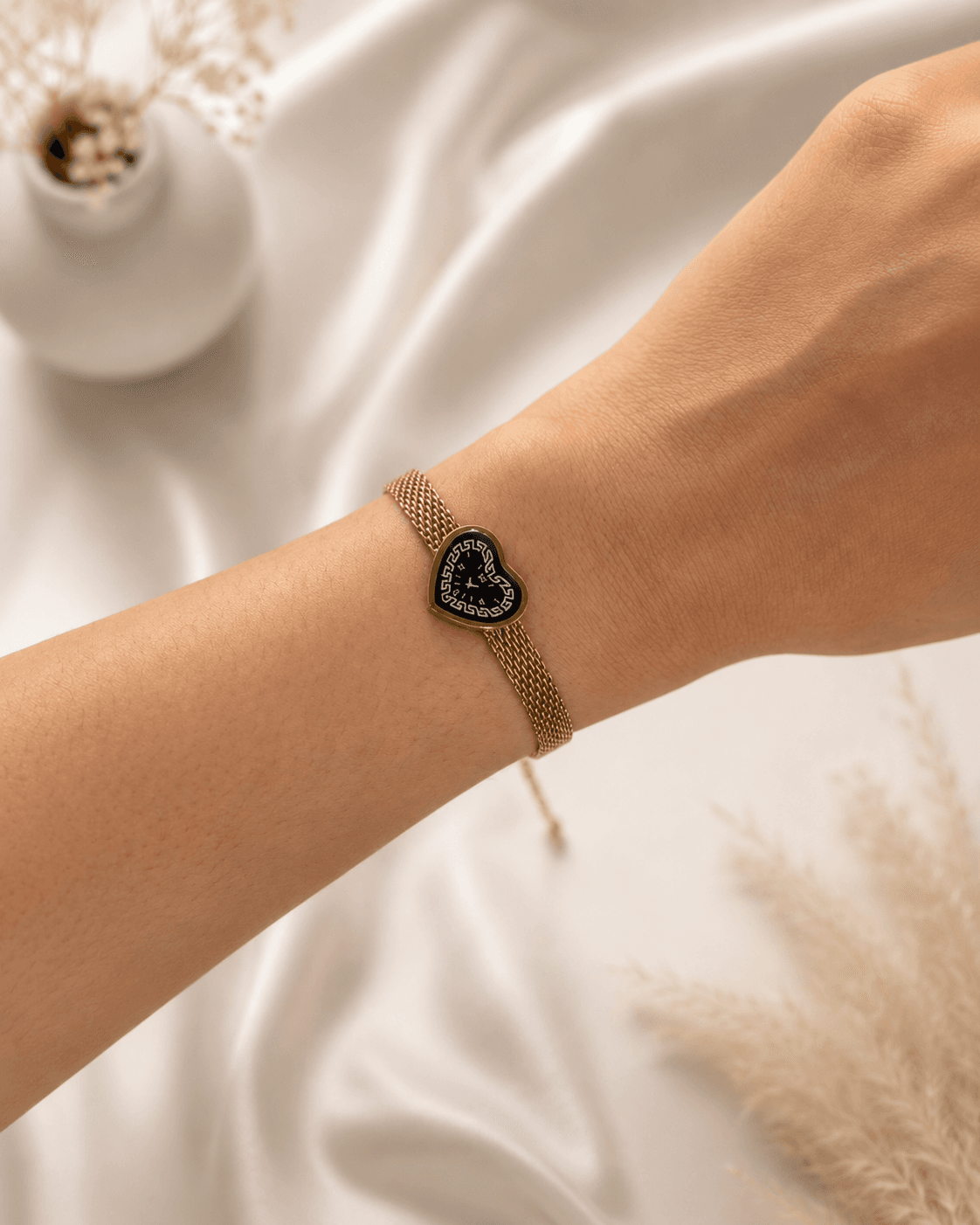 Gold Heart Dial Bracelet with Mesh Strap detail photo 6 - Bracelets at ShopKaar
