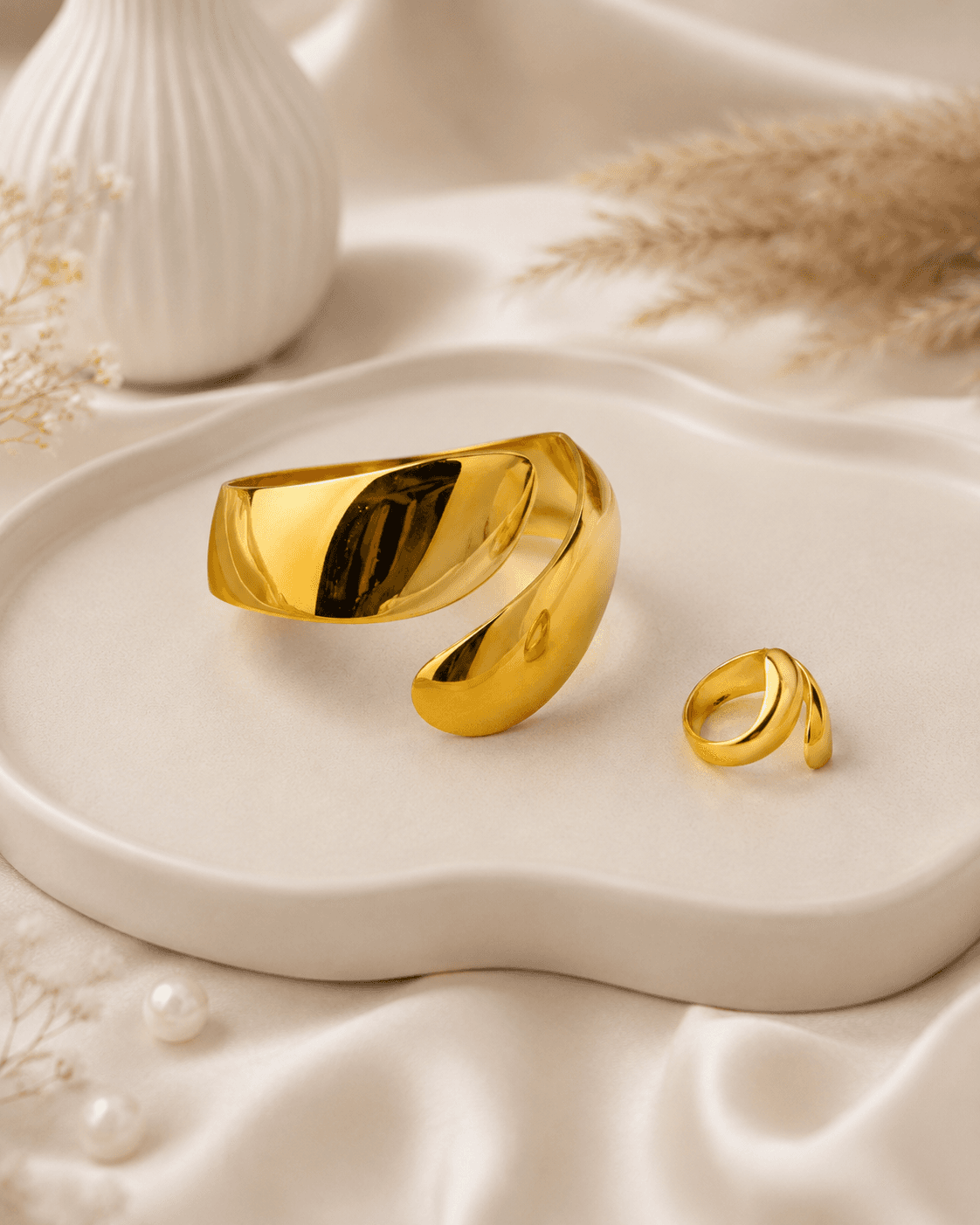 Chunky Gold Open Cuff Bangle for Women detail photo 2 - Bracelets at ShopKaar
