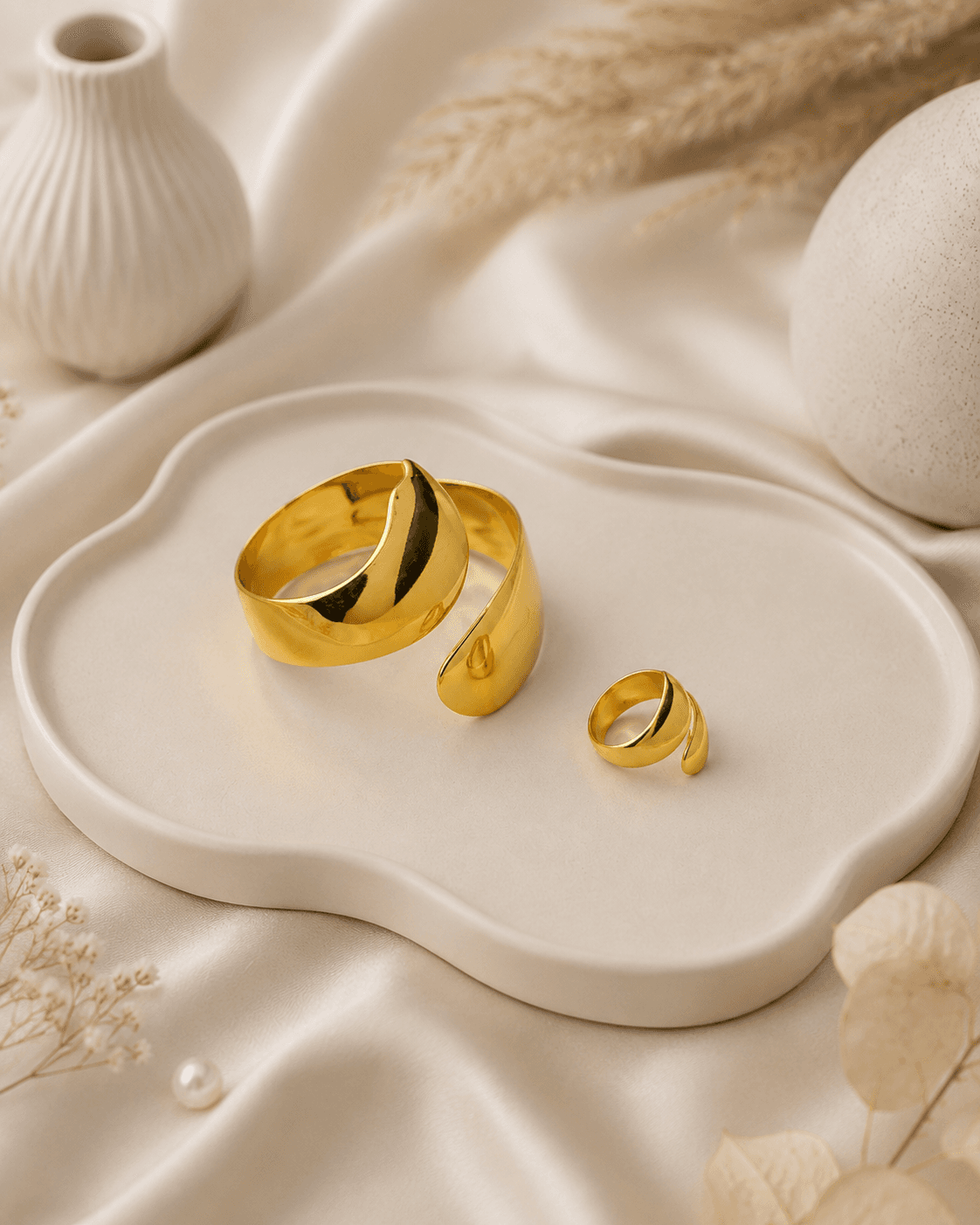 Chunky Gold Open Cuff Bangle for Women detail photo 4 - Bracelets at ShopKaar