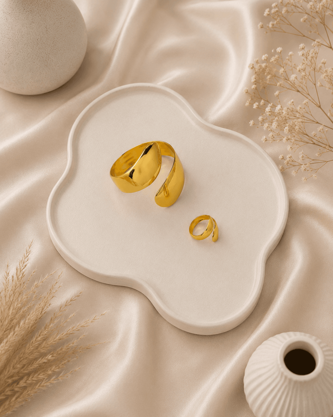 Chunky Gold Open Cuff Bangle for Women detail photo 5 - Bracelets at ShopKaar