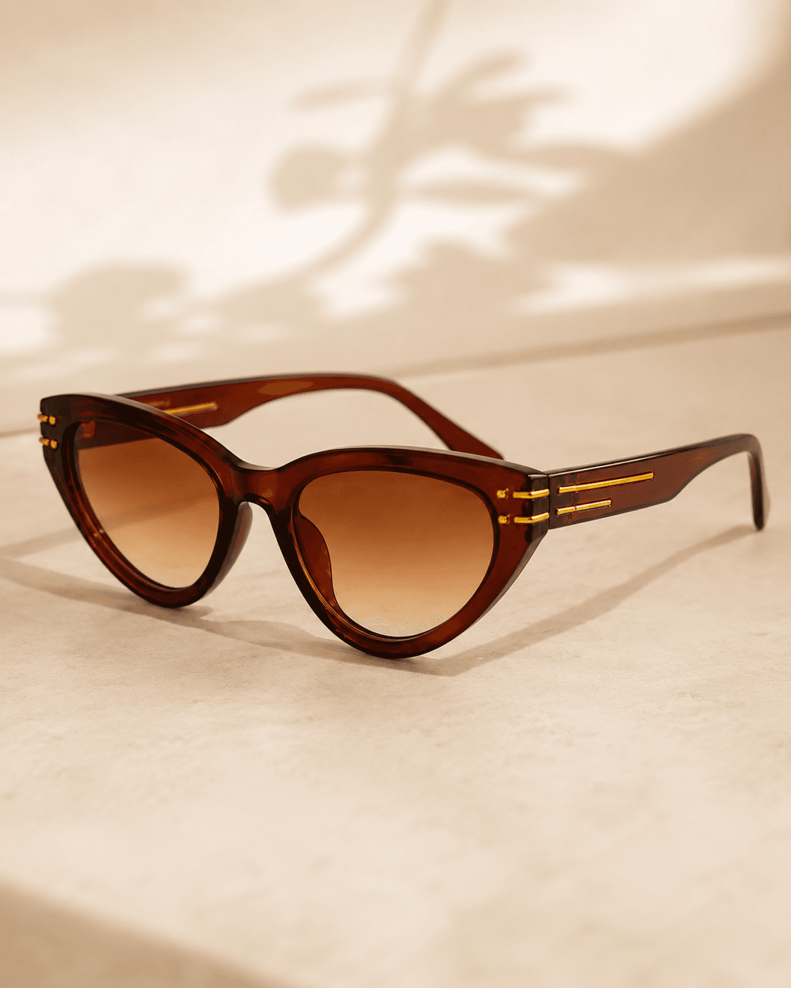 Amber Tortoiseshell Cat-Eye Brown Gradient Sunglasses detail photo 2 at ShopKaar
