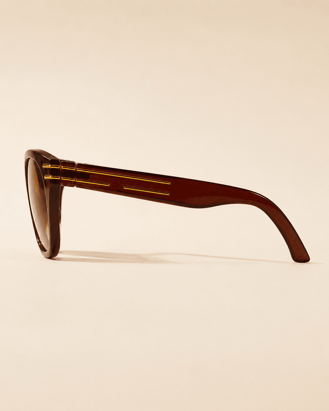 Amber Tortoiseshell Cat-Eye Brown Gradient Sunglasses detail photo 3 at ShopKaar