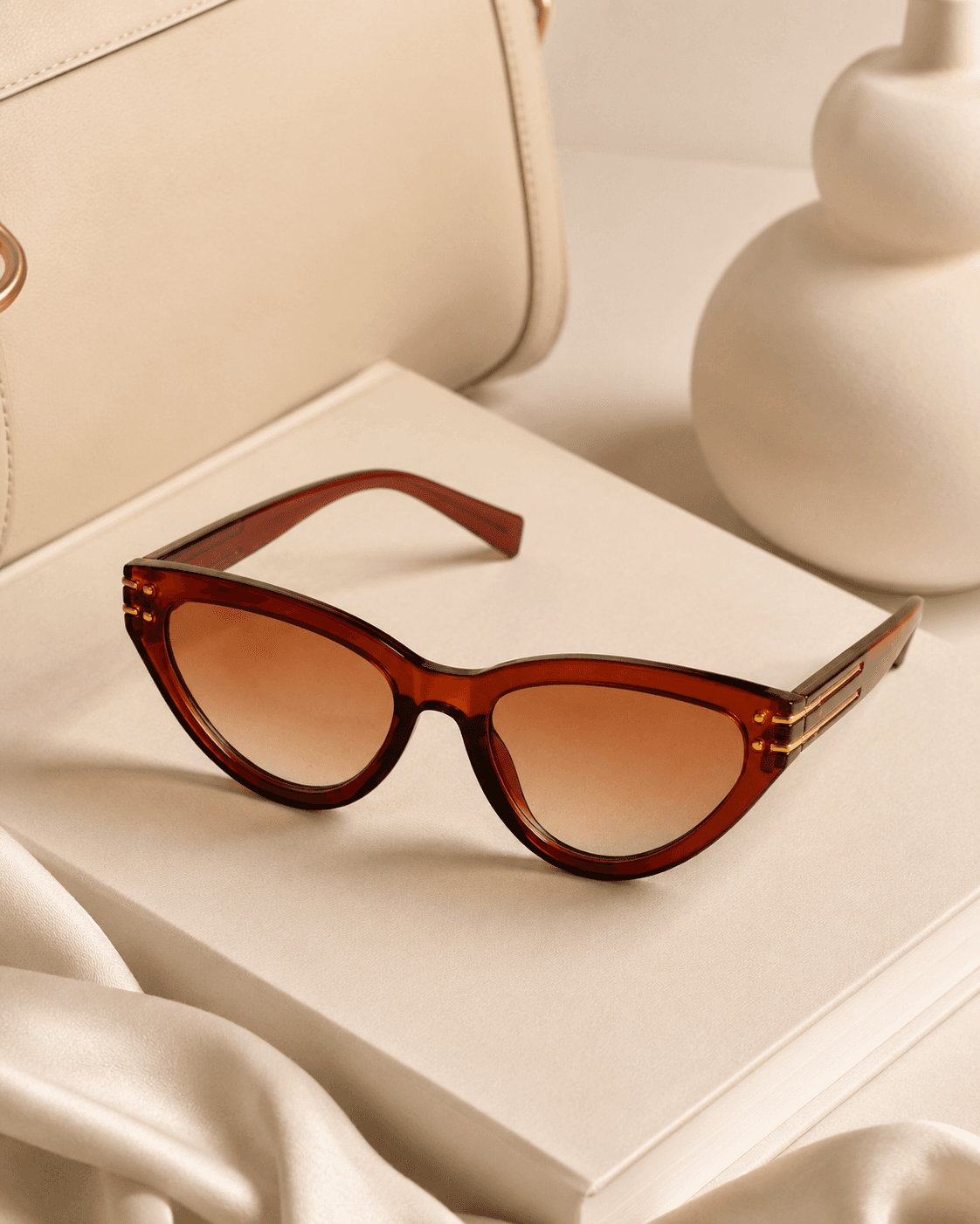 Amber Tortoiseshell Cat-Eye Brown Gradient Sunglasses detail photo 6 at ShopKaar