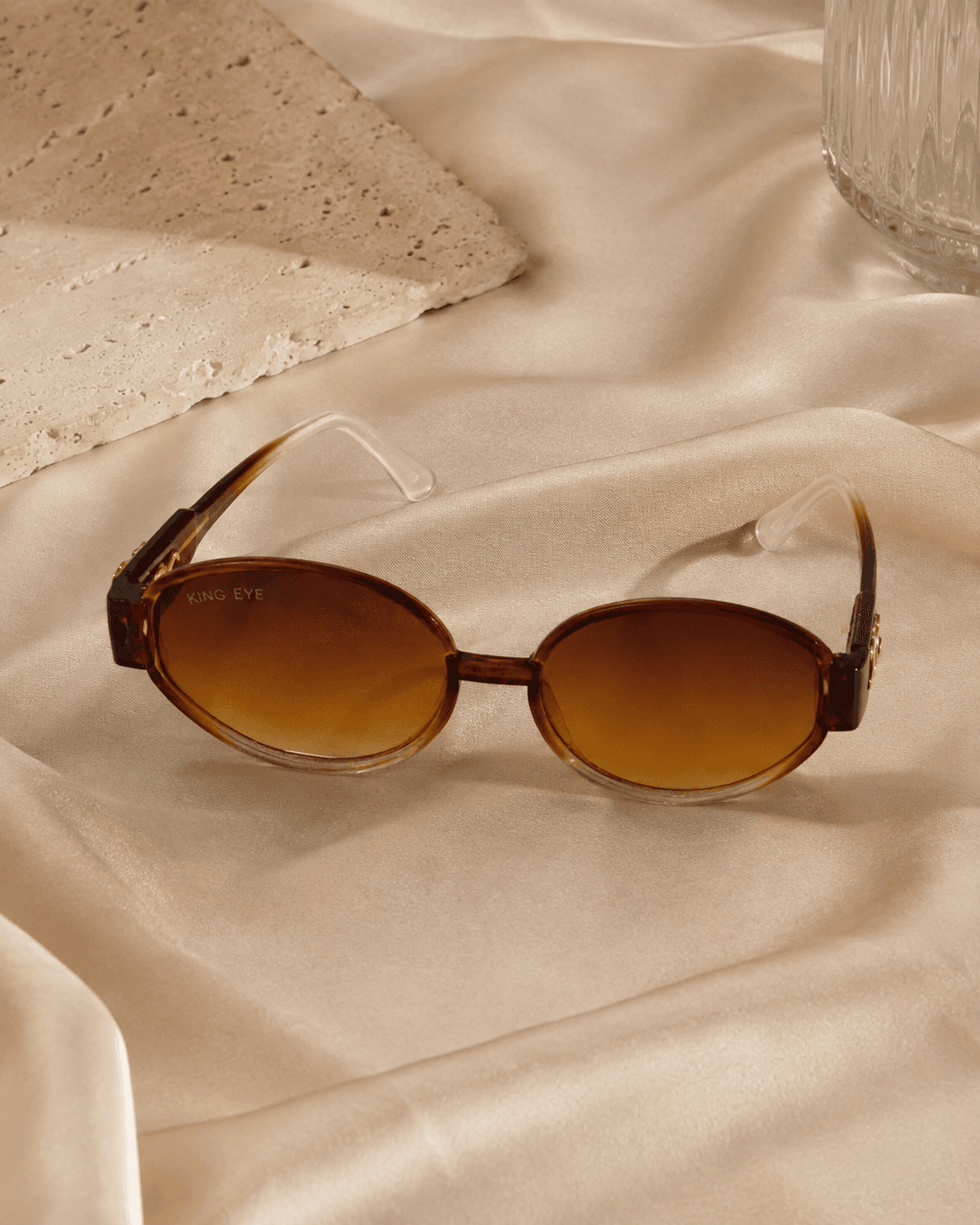 Amber Oval Brown Gradient Fashion Sunglasses detail photo 4 at ShopKaar