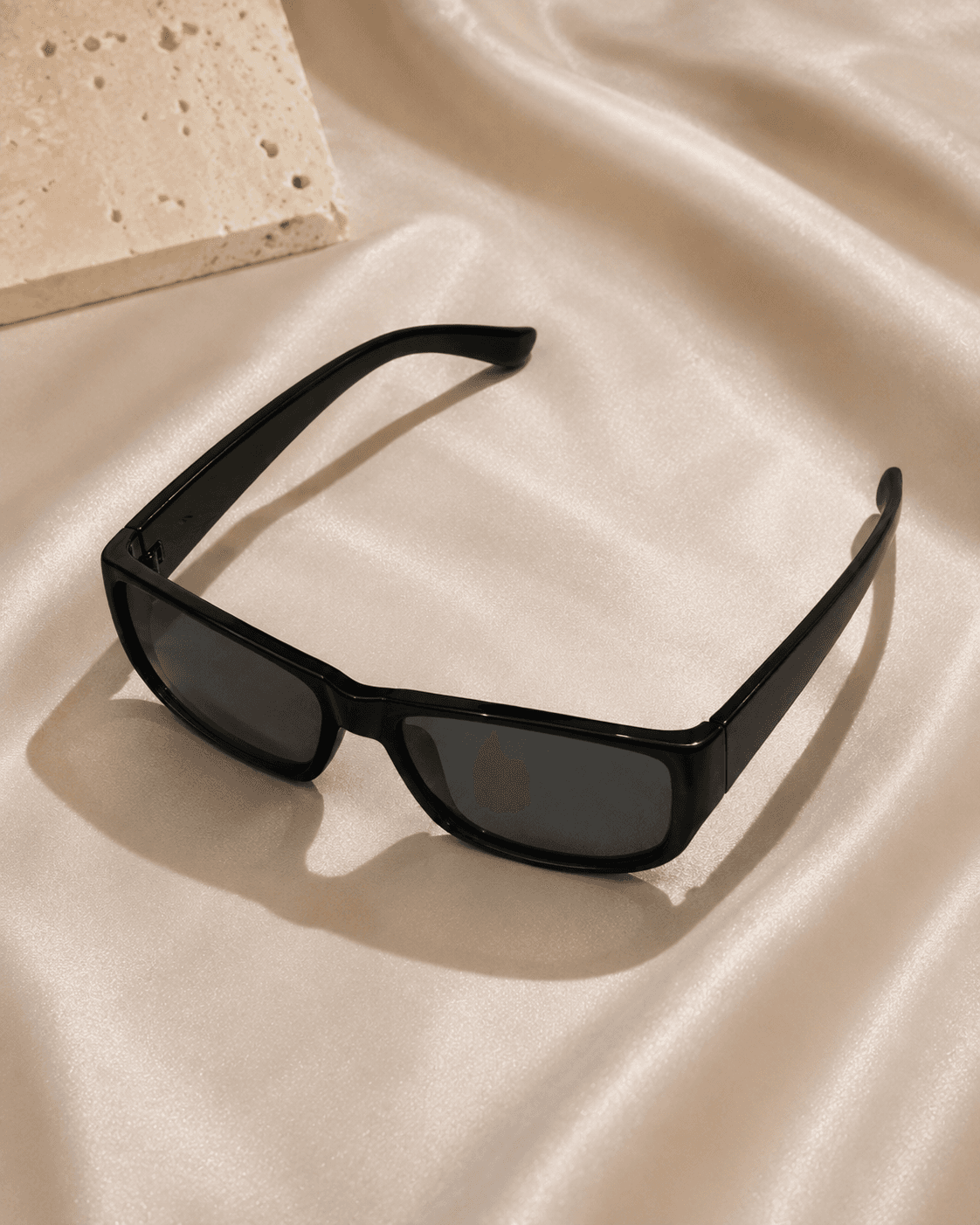 Black Rectangular Smoke-Lens Fashion Sunglasses detail photo 4 at ShopKaar